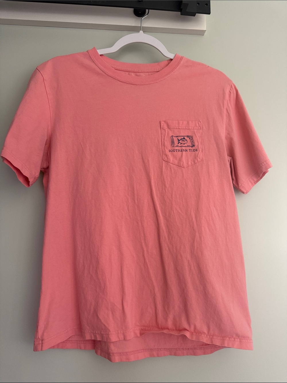 Southern Tide men’s Coral Pink Pocket Tee